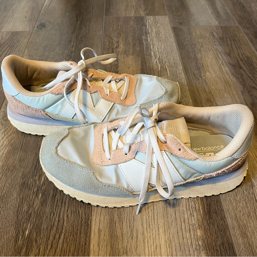 New Balance 237 Pastel Sneakers
